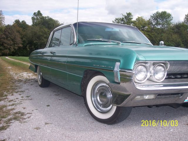 1961 Oldsmobile Eighty-Eight 4 door hardtop - photo 6