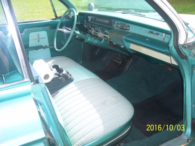 1961 Oldsmobile Eighty-Eight 4 door hardtop - photo 9