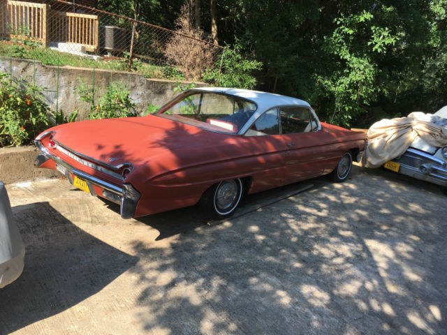 1961 Oldsmobile 88 Dynamic Bubble Top Coupe 394 CI / 325 HP 80K miles No Reserve 1961 Oldsmobile Eighty-Eight Dynamic Bubble Top No Reserve