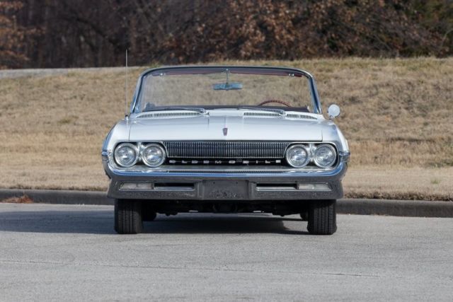 1961 Oldsmobile Eighty-Eight Convertible - photo 2