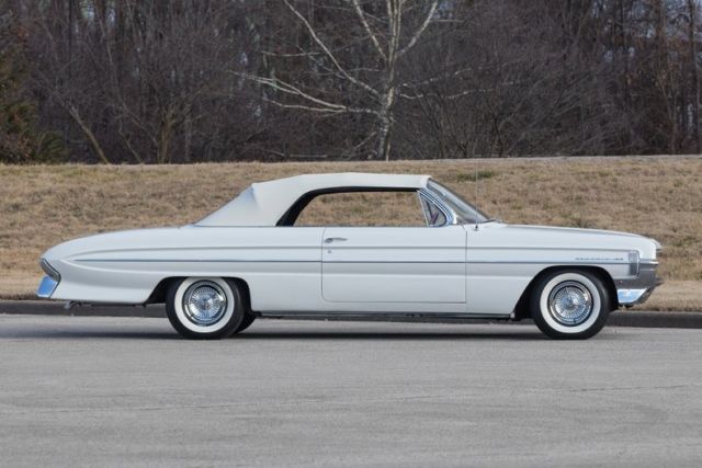 1961 Oldsmobile Eighty-Eight Convertible - photo 9