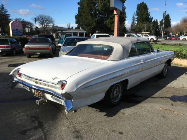 1961 Oldsmobile Eighty-Eight convertible - photo 4