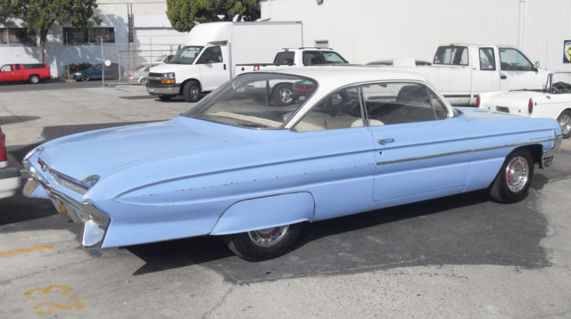 1961 Oldsmobile Eighty-Eight Holiday Coupe, Celebrity Sedan - photo 2