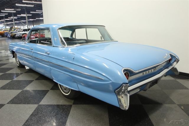 1961 Oldsmobile Dynamic 88 Holiday Sedan - photo 9