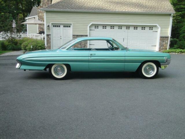 1961 Oldsmobile Eighty-Eight - photo 2