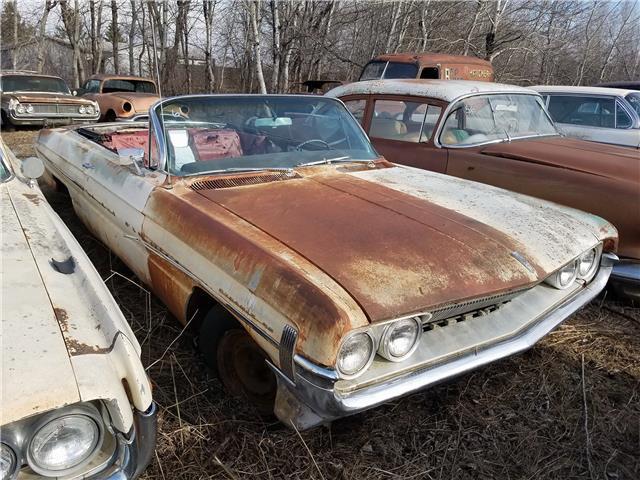 1961 Oldsmobile Eighty-Eight -- - photo 3