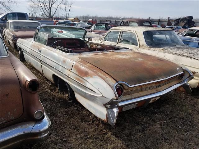 1961 Oldsmobile Eighty-Eight -- - photo 4