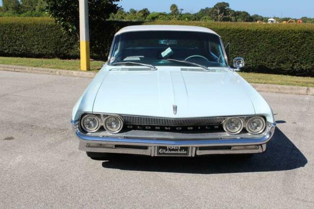 1961 Oldsmobile Eighty-Eight -- - photo 4