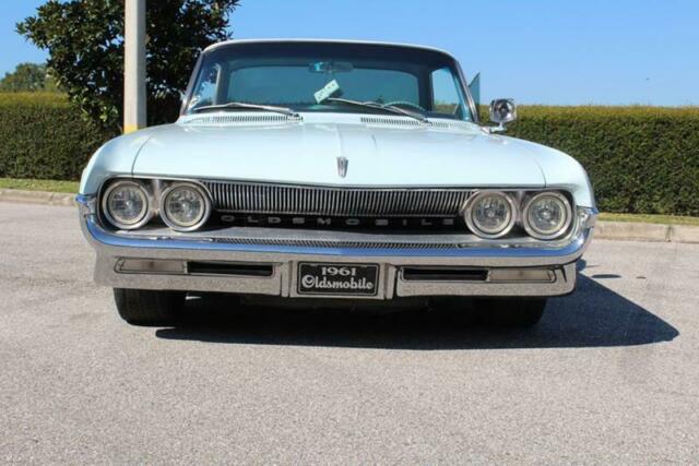 1961 Oldsmobile Eighty-Eight -- - photo 5