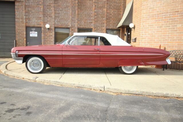 1961 Oldsmobile Eighty-Eight Convertible - photo 2