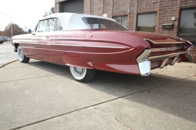 1961 Oldsmobile Eighty-Eight Convertible - photo 3