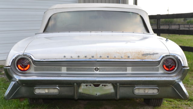 1961 Oldsmobile Starfire 2 door - photo 11