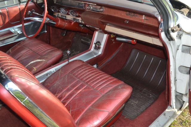 1961 Oldsmobile Starfire 2 door - photo 7