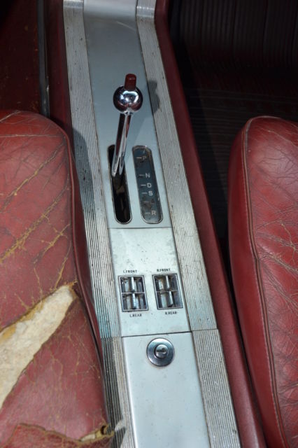 1961 Oldsmobile Starfire 2 door - photo 9