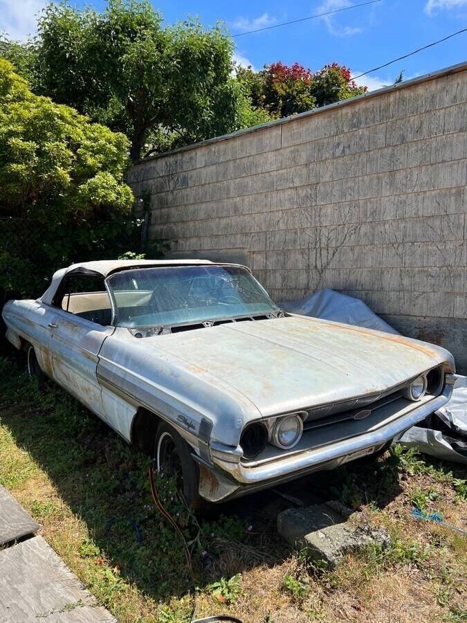 1961 Oldsmobile Starfire - photo 2