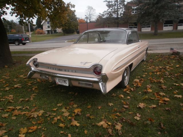 1961 Oldsmobile Eighty-Eight super 88 holiday coupe - photo 7