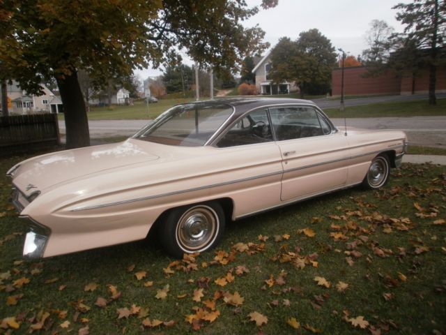 1961 Oldsmobile Eighty-Eight super 88 holiday coupe - photo 9