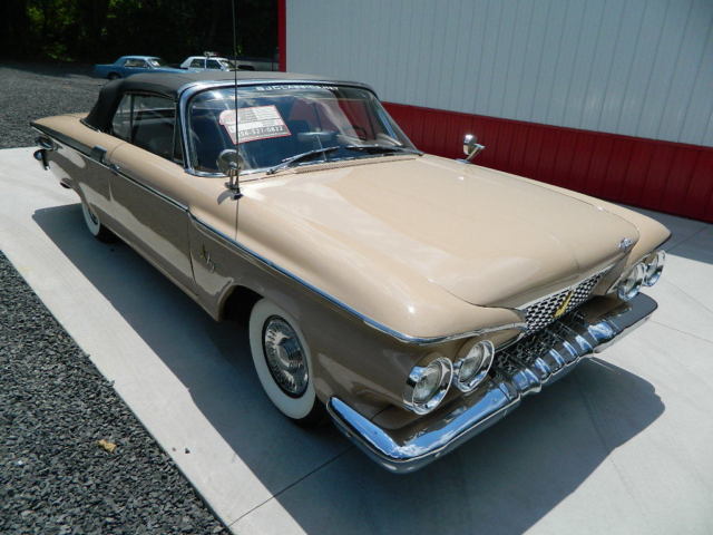 1961 Plymouth Fury Convertible - photo 2