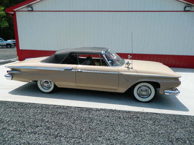 1961 Plymouth Fury Convertible - photo 3