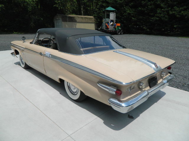 1961 Plymouth Fury Convertible - photo 7