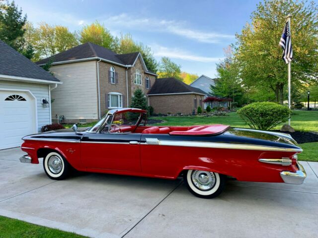1961 Plymouth Fury Convertible - photo 2