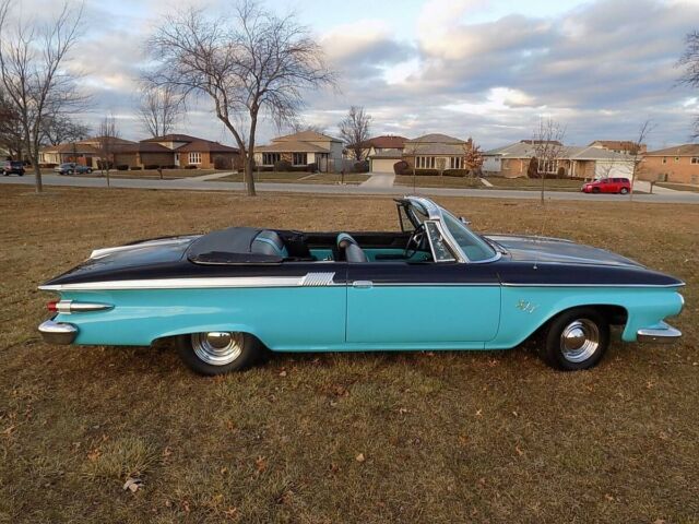 1961 Plymouth Sport Fury for sale! 1961 Plymouth Fury -Blue Beauty-Top down Convertible-Fun Classic car-