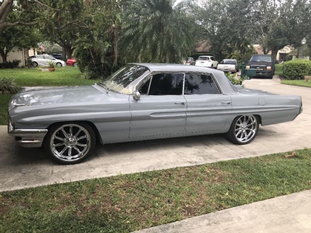 1961 Pontiac Bonneville 4 door, hardtop, no post. Great weekend driver 1961 Pontiac Bonneville
