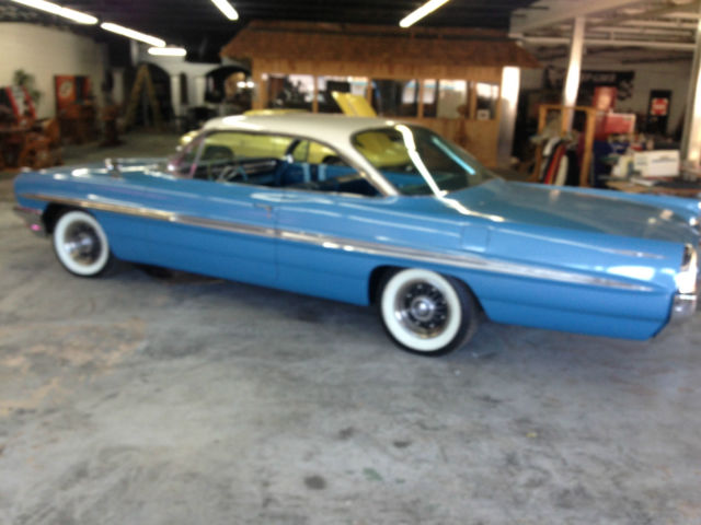 1961 Pontiac Bonneville Tri-power 1961 Pontiac Bonneville Bubbletop