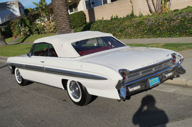 1961 Oldsmobile Starfire 394/330HP V8 CONVERTIBLE WITH FACTORY A/C - photo 11