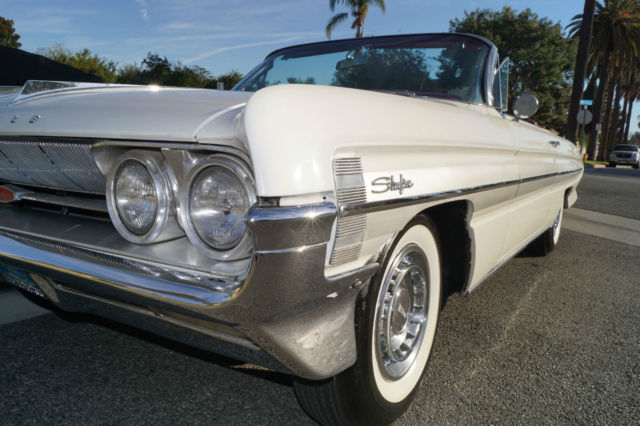 1961 Oldsmobile Starfire 394/330HP V8 CONVERTIBLE WITH FACTORY A/C - photo 4