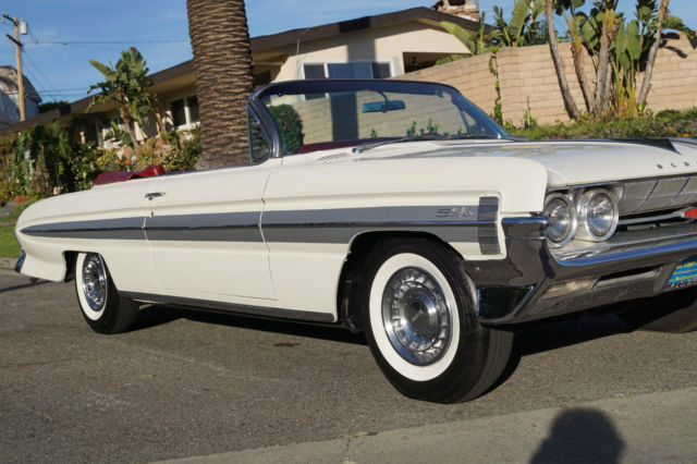 1961 Oldsmobile Starfire 394/330HP V8 CONVERTIBLE WITH FACTORY A/C - photo 6