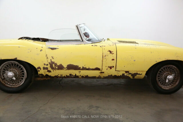1961 Jaguar XK Roadster Flat floor/External Bonnet locks - photo 11
