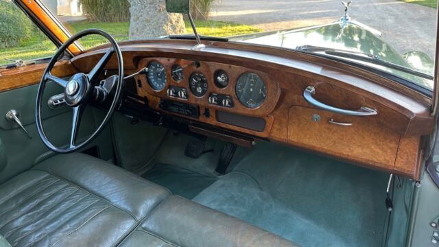 1961 Rolls-Royce Silver Cloud II Long-wheelbase Saloon - photo 10