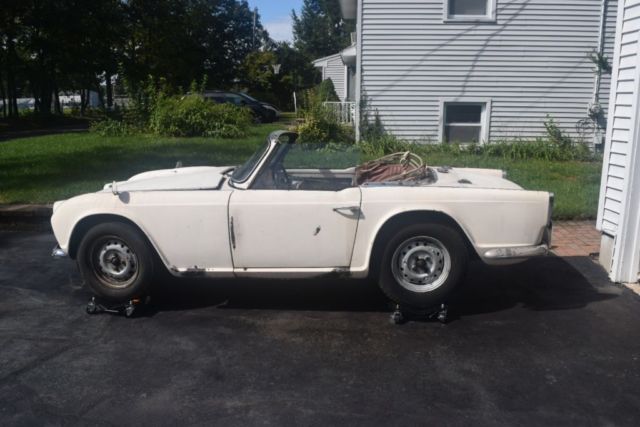 1961 Triumph TR 4 Convertible. 35+ yr Barn Find. All original. No warranty 1961 Triumph TR4 Convertible