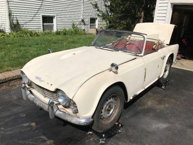 1961 Triumph TR4 Convertible - photo 10