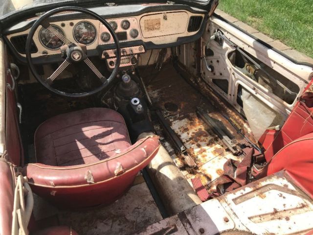 1961 Triumph TR4 Convertible - photo 12