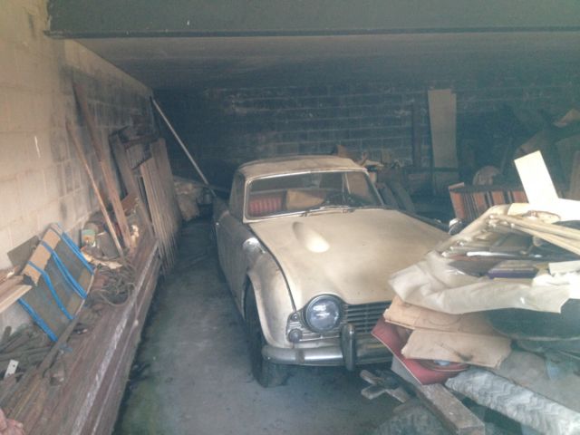 1961 Triumph TR4 Convertible - photo 6