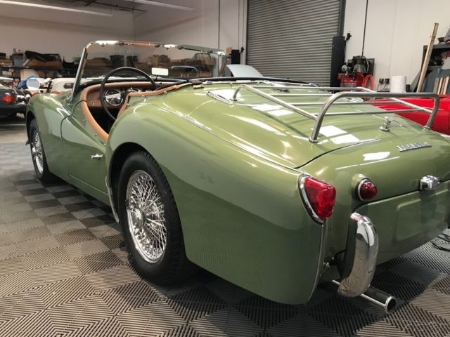 1961 Triumph TR3 4-SPEED. 72-SPOKE CHROME WIRE WHEELS. - photo 11