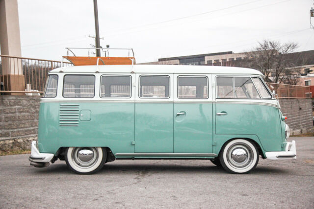 1961 Volkswagen Bus/Vanagon 15-Window Walkthrough Deluxe - photo 6