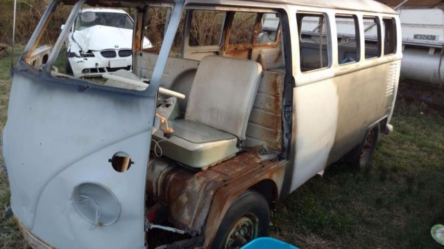 1961 Volkswagen Bus/Vanagon 13 window - photo 9