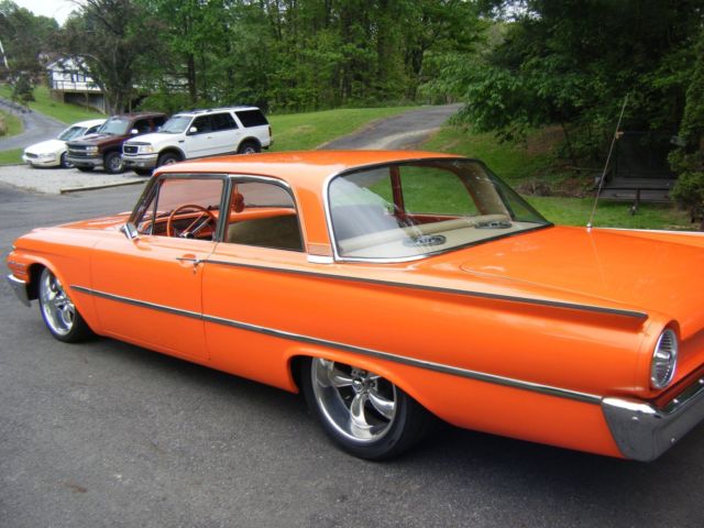 1961 Ford Fairlane - photo 2