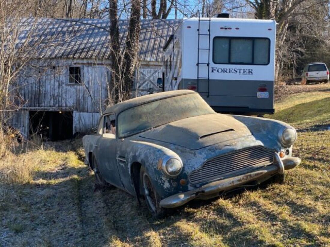 1962 Aston Martin DB4 - photo 7