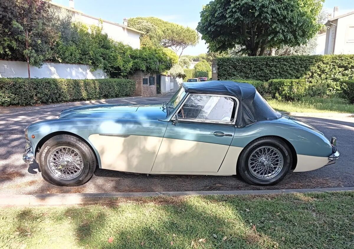 1962 Austin Healey 3000 1962 Austin-Healey,3000 MK2 BT7 2+2, 3,107 MILES - photo 3