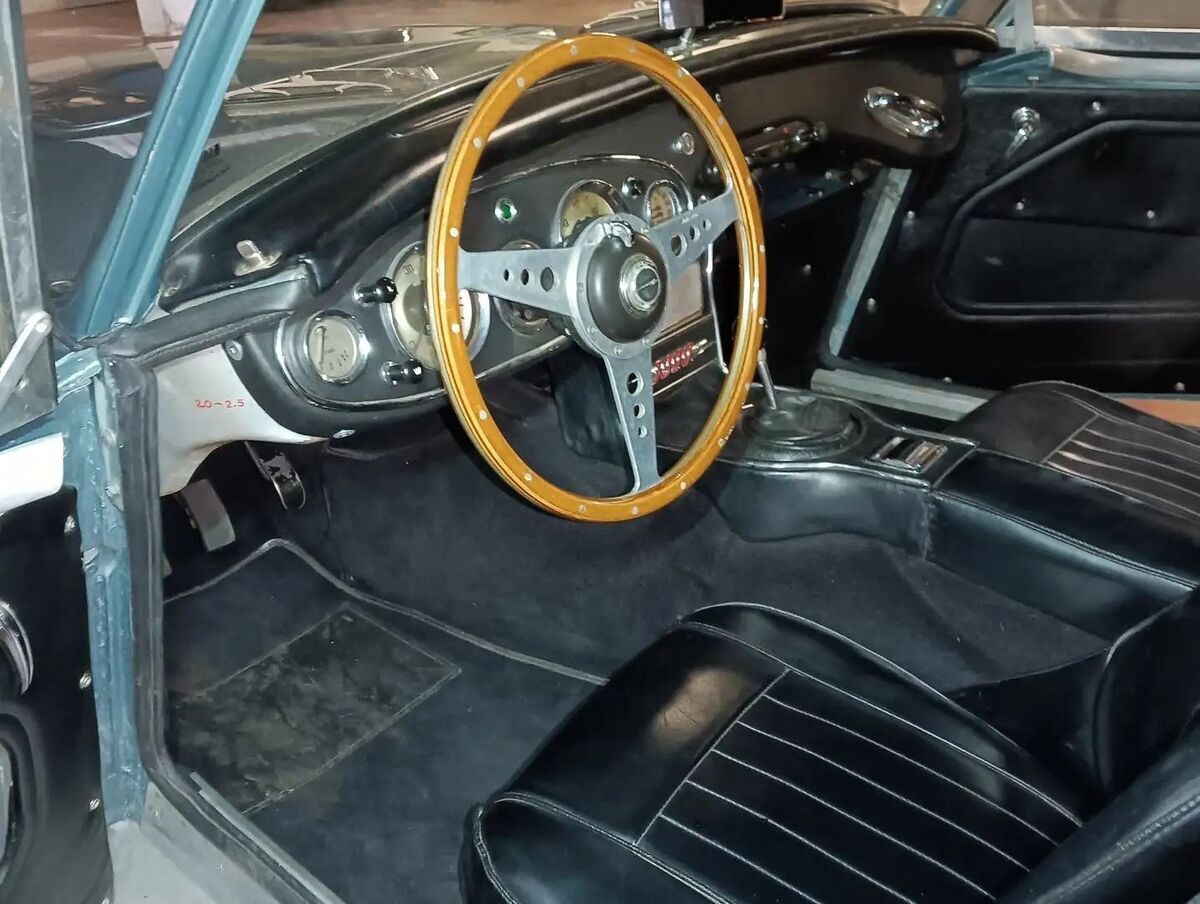 1962 Austin Healey 3000 1962 Austin-Healey,3000 MK2 BT7 2+2, 3,107 MILES - photo 7