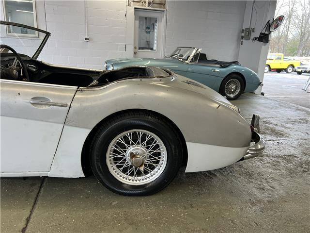 1962 Austin Healey 3000 Roadster - photo 12