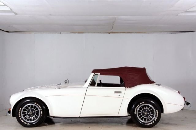 1962 Austin Healey Convertible -- - photo 11