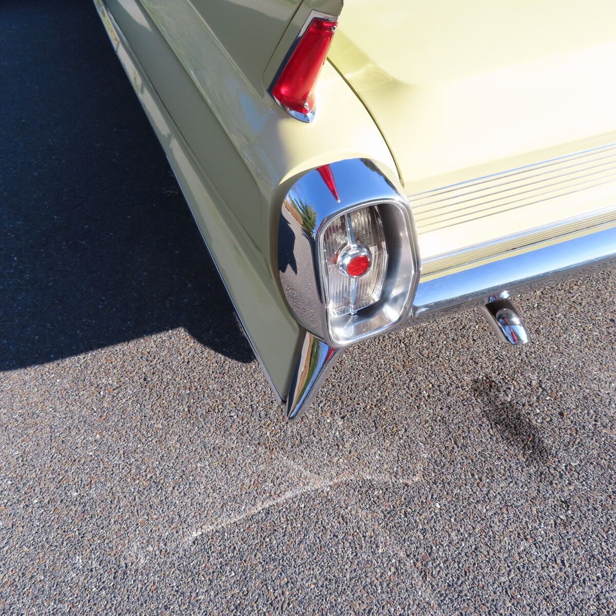 1962 Cadillac Series 62 Convertible - photo 11