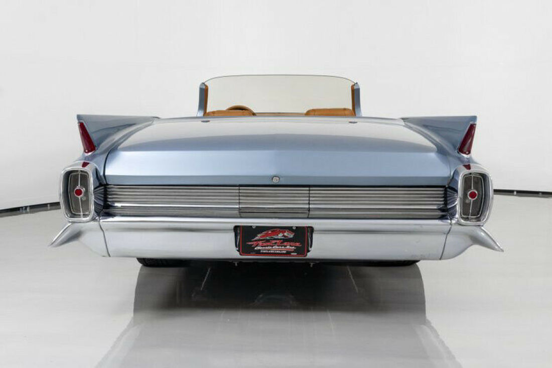 1962 Cadillac Series 62 Custom Roadster - photo 9