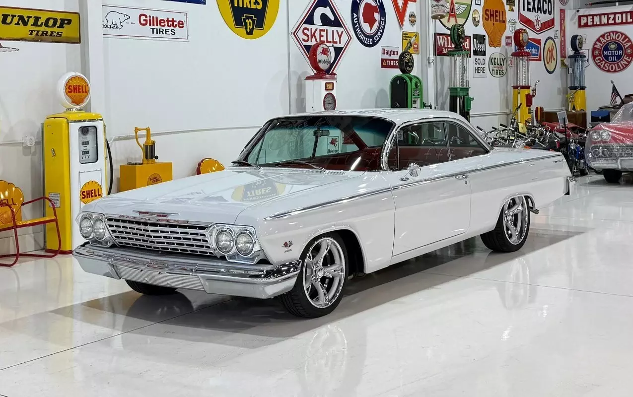 1962 Chevrolet Bel Air Bubbletop 409/409 4-speed Frame-Off Resto 1962 Chevrolet Bel Air/150/210 Bubbletop