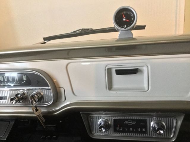 1962 Chevrolet Corvair Base - photo 11